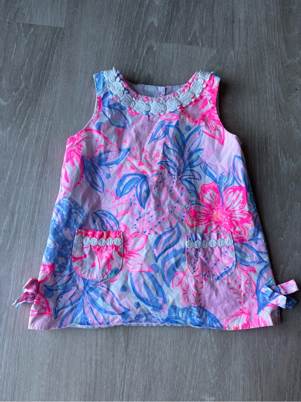 Lilly Pulitzer Floral Shift Dress Baby Girl 18-24M Pink Blue Logo Buttons